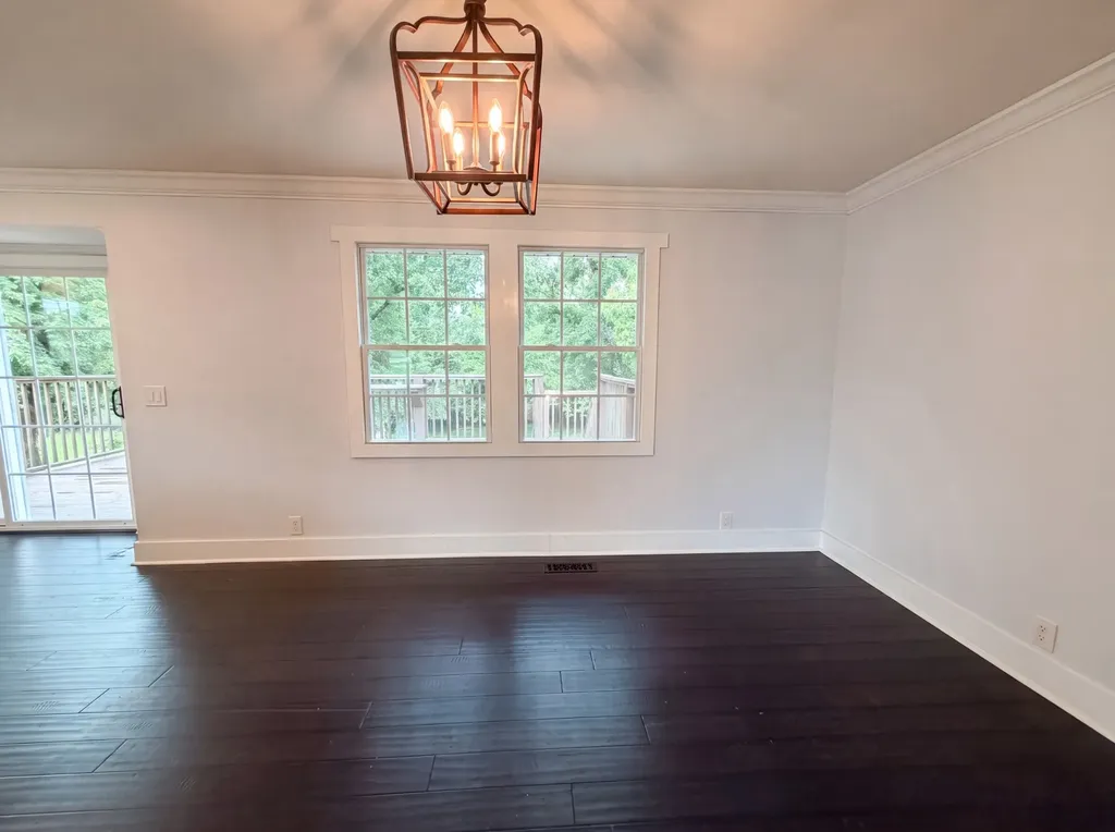102 S Valley Road Hendersonville TN 37075