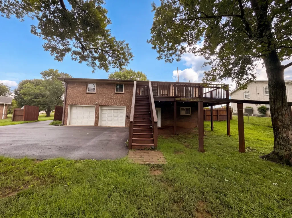 102 S Valley Road Hendersonville TN 37075