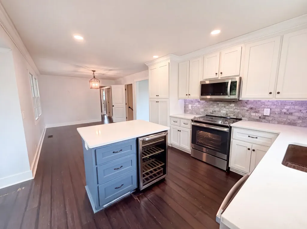 102 S Valley Road Hendersonville TN 37075