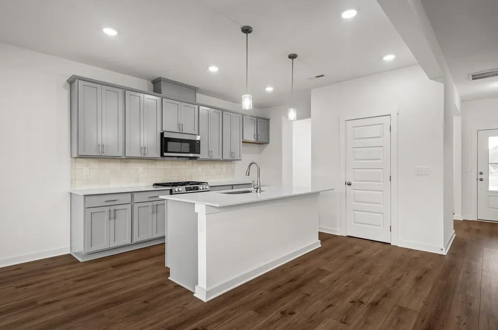 8008 Netterfield Drive White House TN 37188