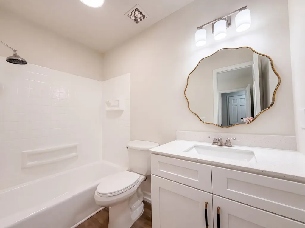 212 Islandia Ct, W Nashville TN 37217