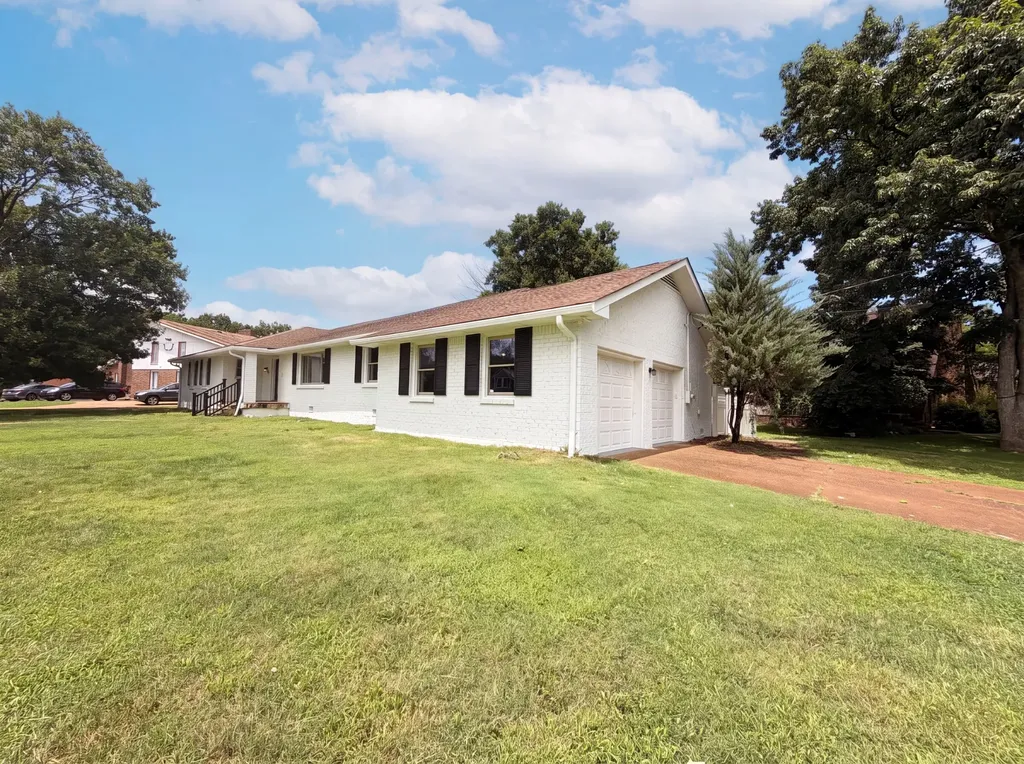 212 Islandia Ct, W Nashville TN 37217