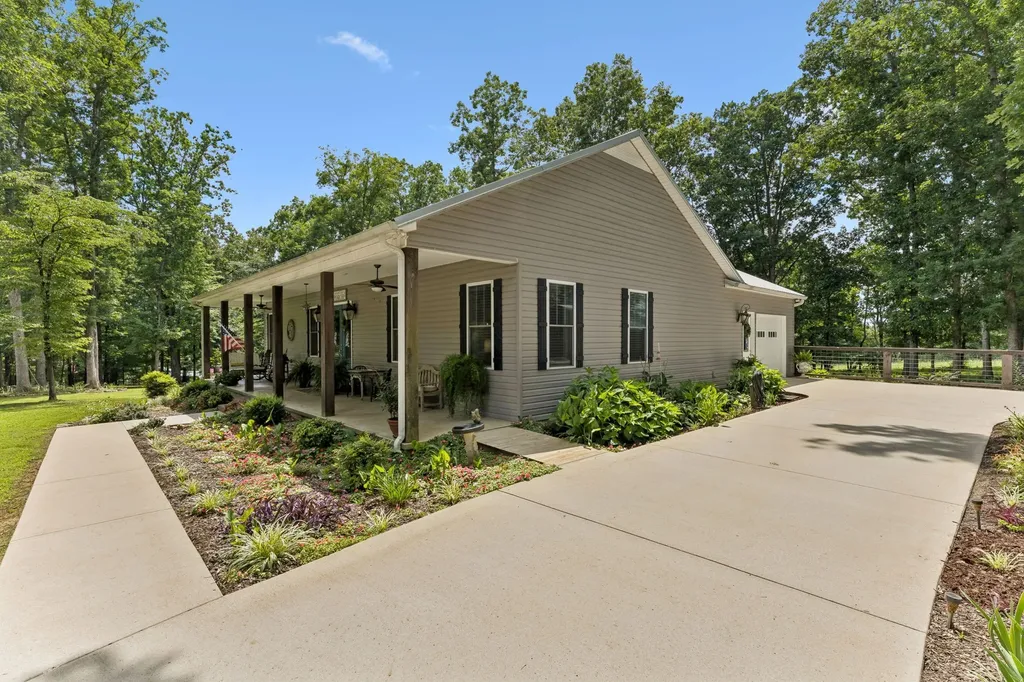 1 Lillie Lane Lawrenceburg TN 38464
