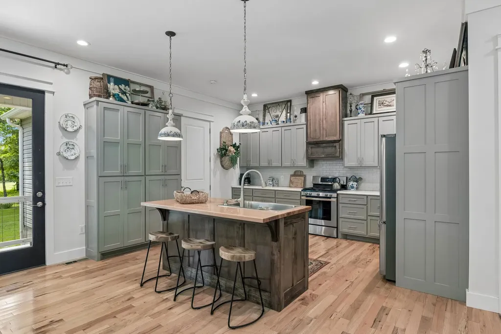 1 Lillie Lane Lawrenceburg TN 38464