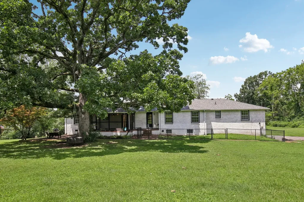 463 Walton Ferry Road Hendersonville TN 37075