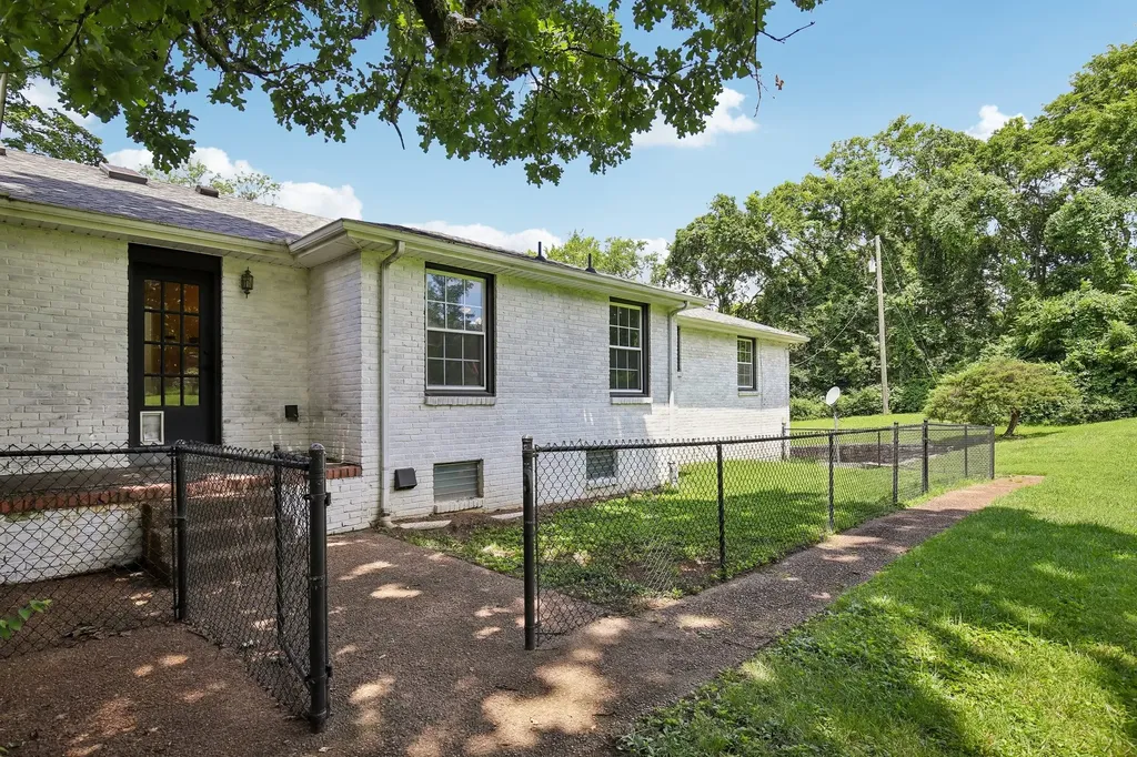 463 Walton Ferry Road Hendersonville TN 37075