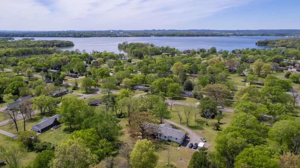 463 Walton Ferry Road Hendersonville TN 37075