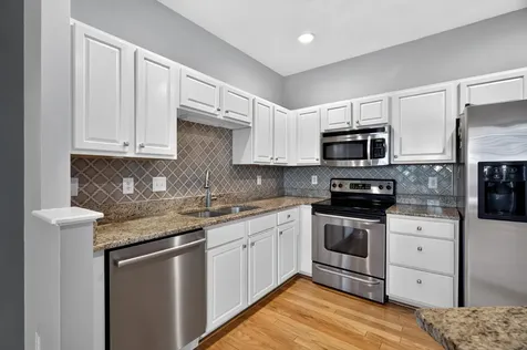 7277 Charlotte Pike Nashville TN 37209