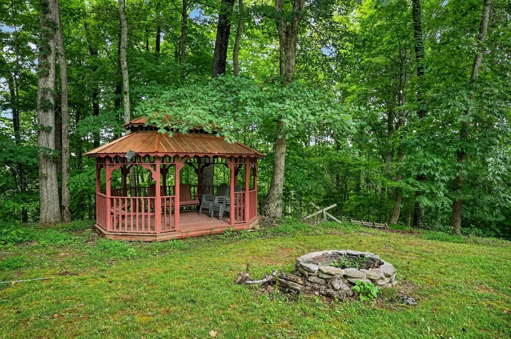 358 Andrew Jackson Boulevard Dowelltown TN 37059