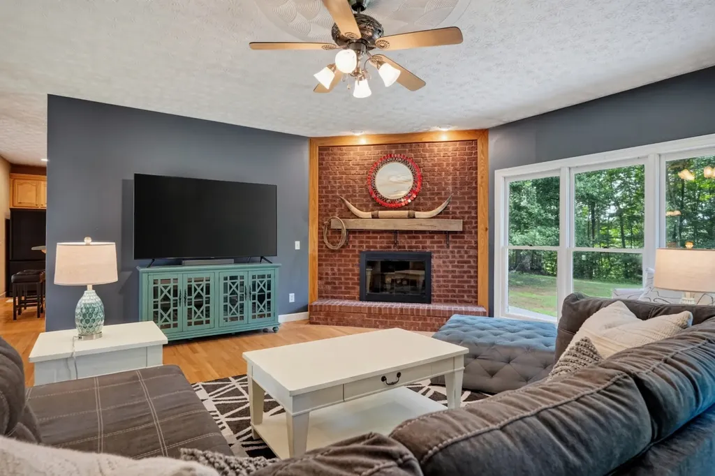 358 Andrew Jackson Boulevard Dowelltown TN 37059