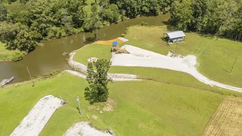377 Jett Drive Clifton TN 38425
