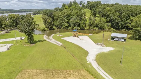 377 Jett Drive Clifton TN 38425
