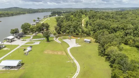 377 Jett Drive Clifton TN 38425