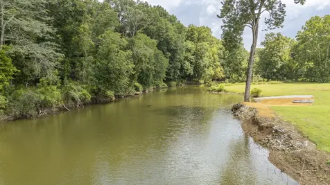 377 Jett Drive Clifton TN 38425