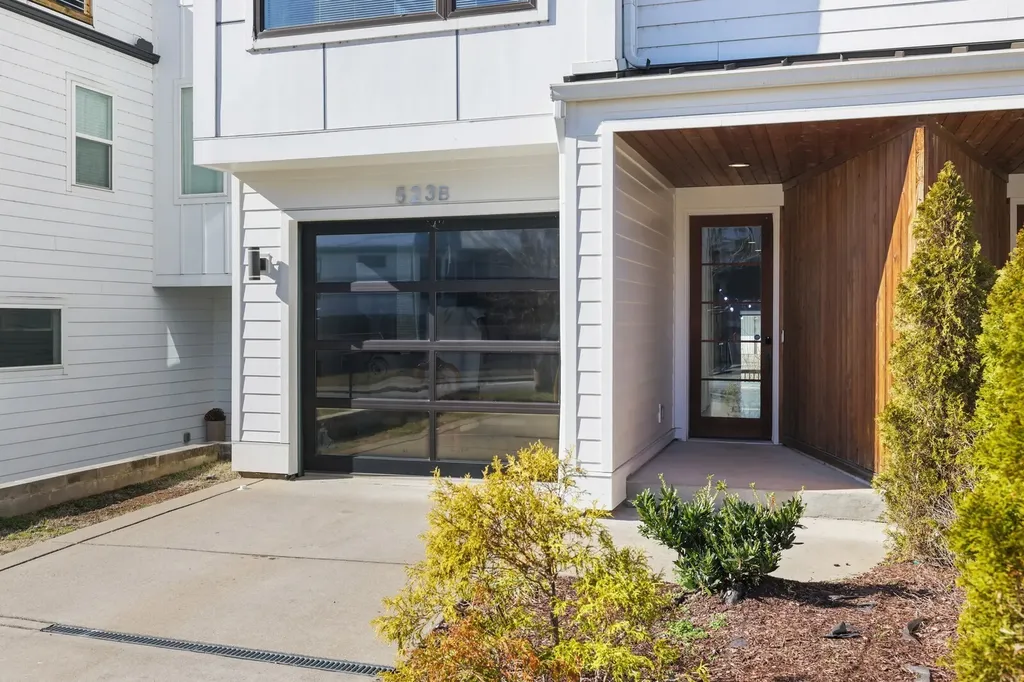 523B Weakley Avenue Nashville TN 37207