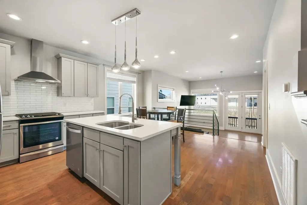 523B Weakley Avenue Nashville TN 37207