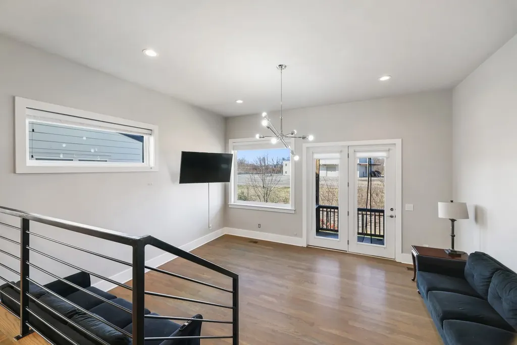 523B Weakley Avenue Nashville TN 37207
