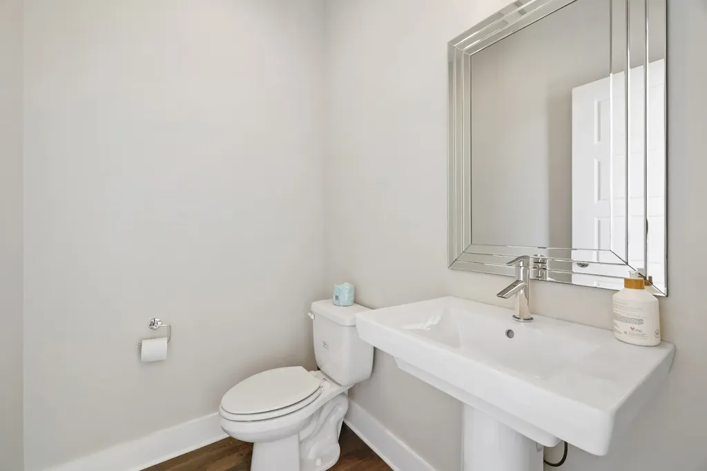 523B Weakley Avenue Nashville TN 37207