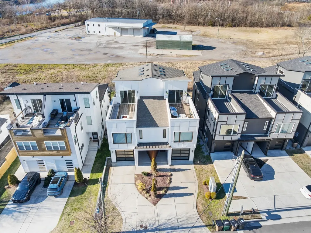 523B Weakley Avenue Nashville TN 37207