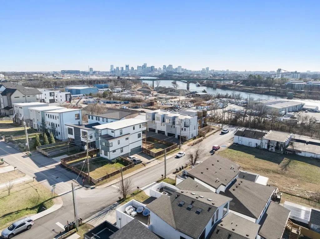 523B Weakley Avenue Nashville TN 37207