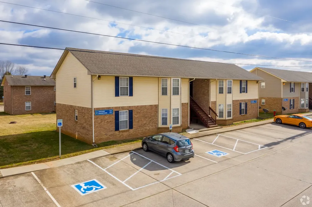 739 Heritage Pointe Circle Clarksville TN 37042