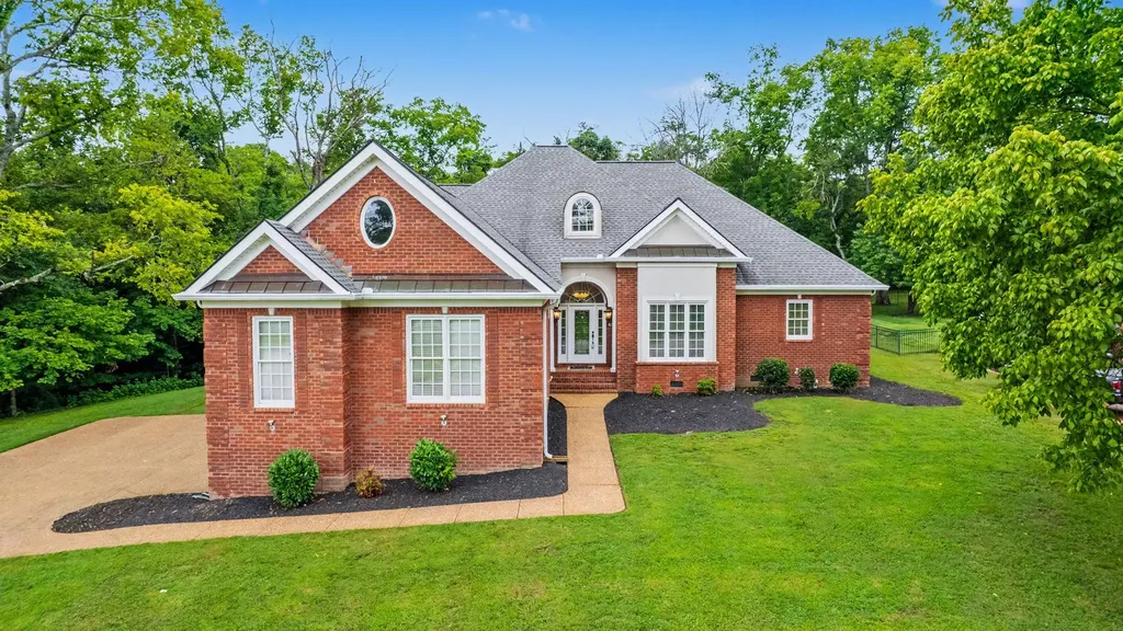 618 Derby Downs Lebanon TN 37087