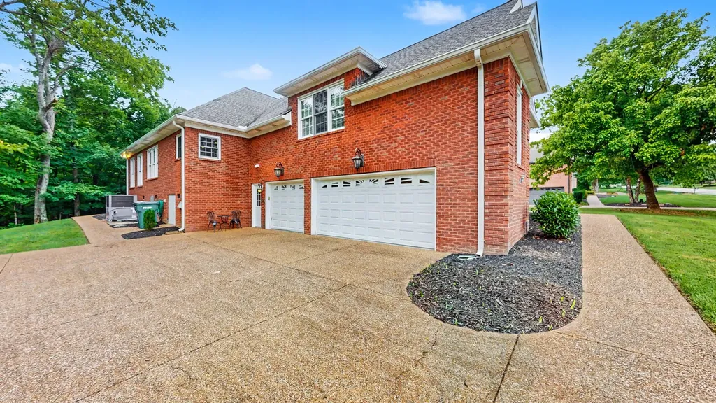 618 Derby Downs Lebanon TN 37087