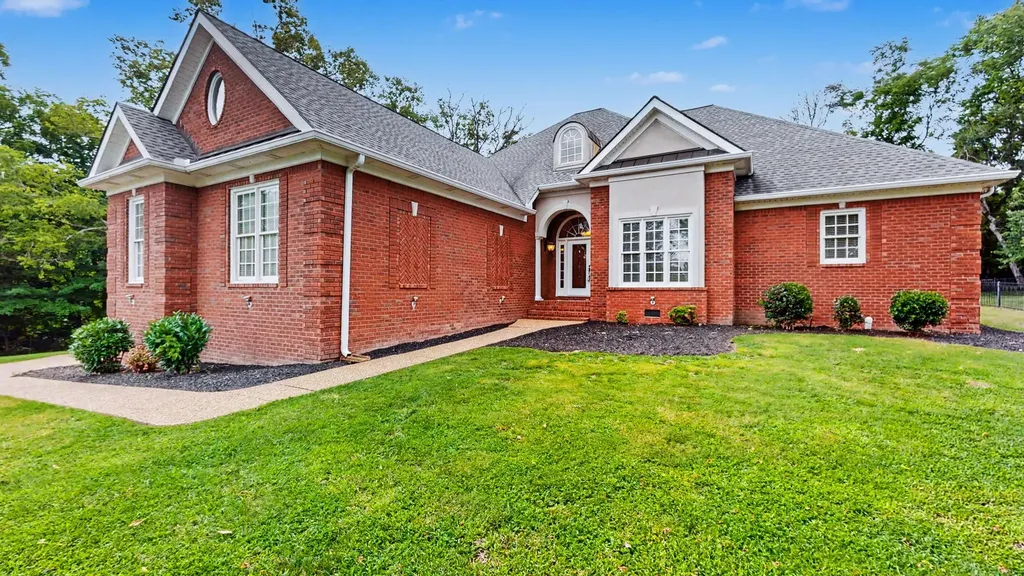 618 Derby Downs Lebanon TN 37087