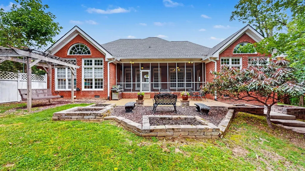 618 Derby Downs Lebanon TN 37087