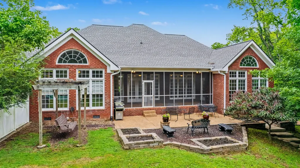 618 Derby Downs Lebanon TN 37087