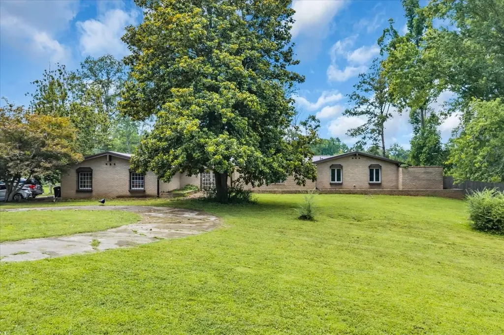 6126 Manchester Highway Morrison TN 37357