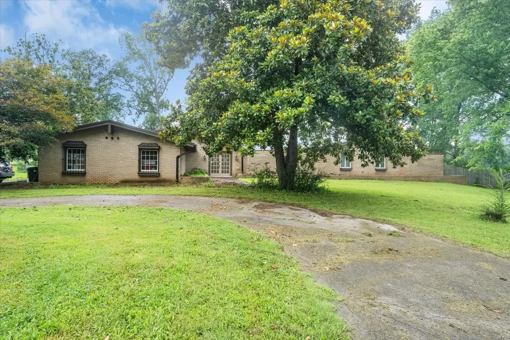 6126 Manchester Highway Morrison TN 37357
