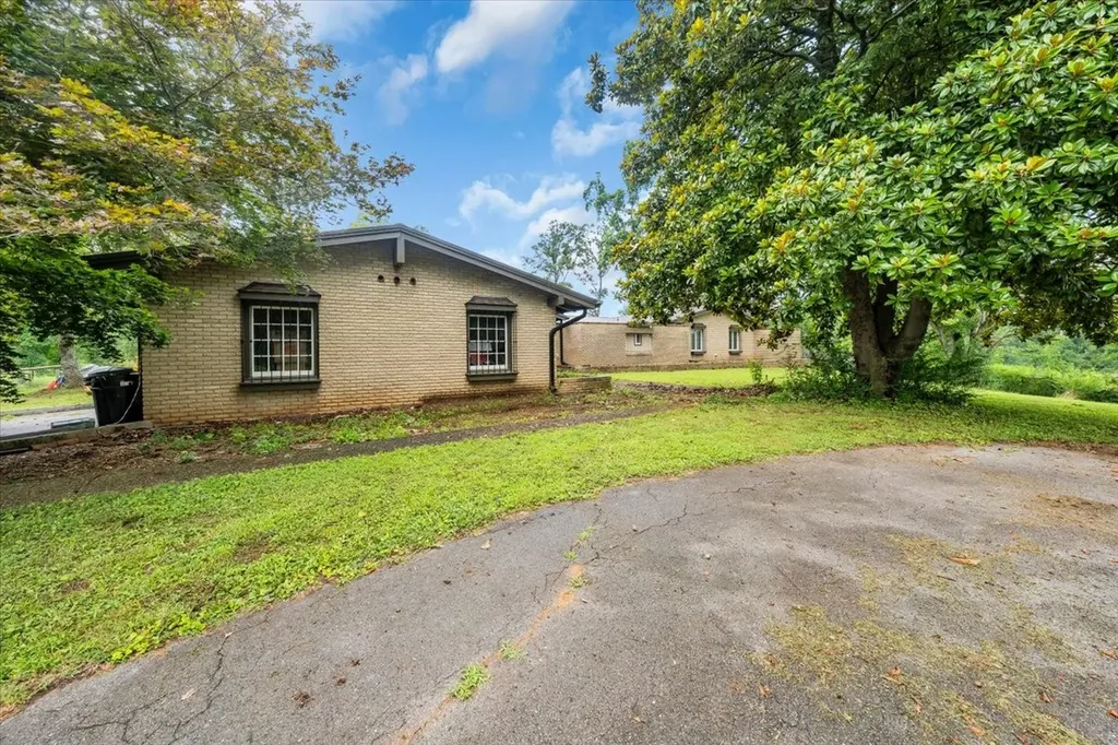 6126 Manchester Highway Morrison TN 37357