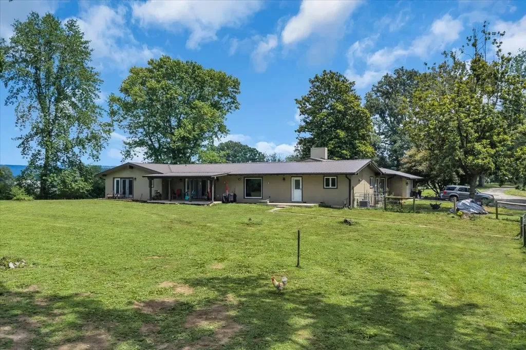 6126 Manchester Highway Morrison TN 37357