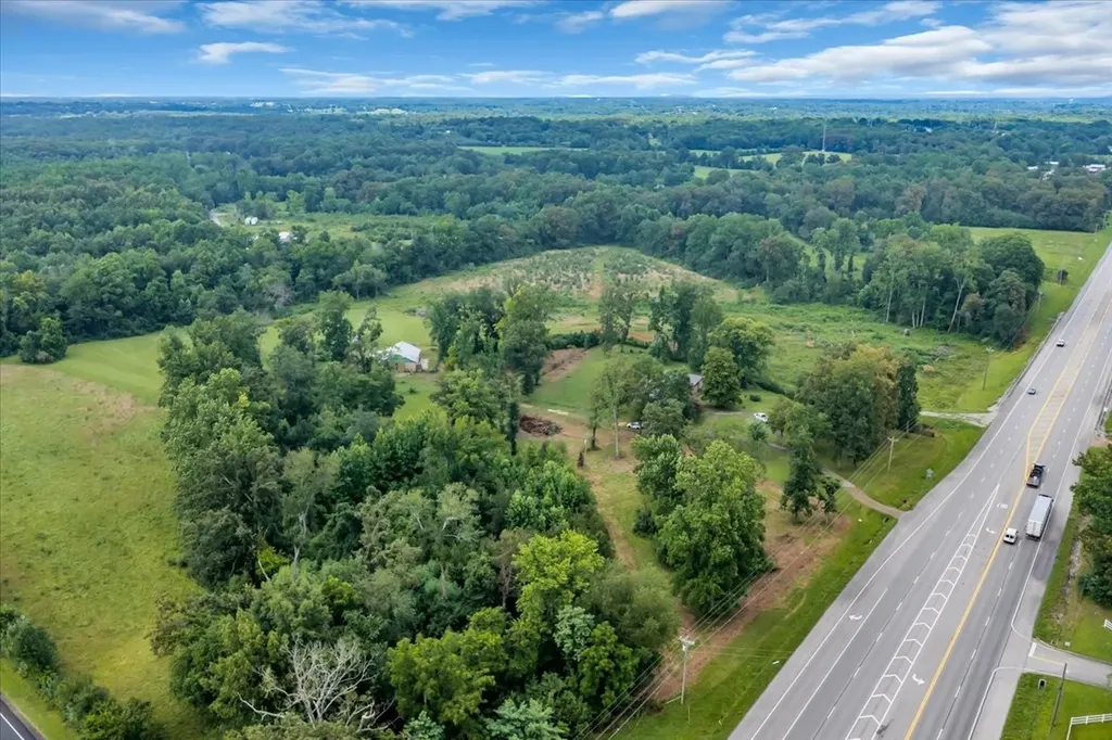 6126 Manchester Highway Morrison TN 37357