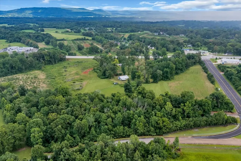 6126 Manchester Highway Morrison TN 37357
