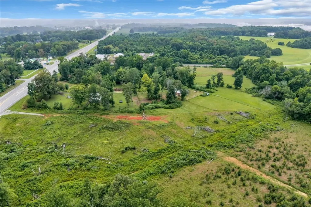 6126 Manchester Highway Morrison TN 37357