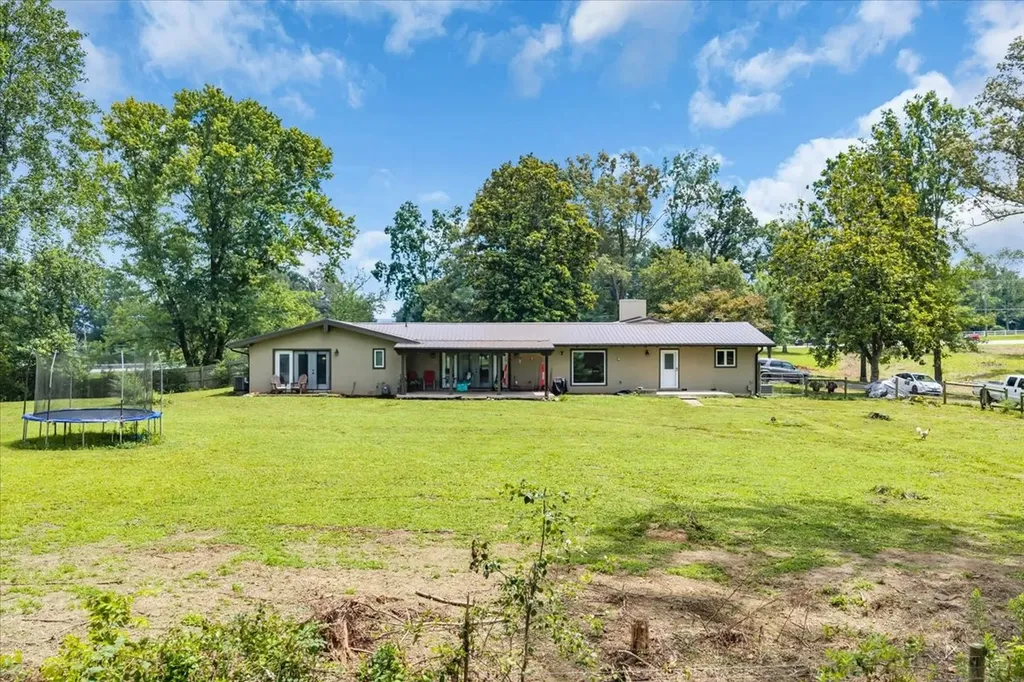 6126 Manchester Highway Morrison TN 37357