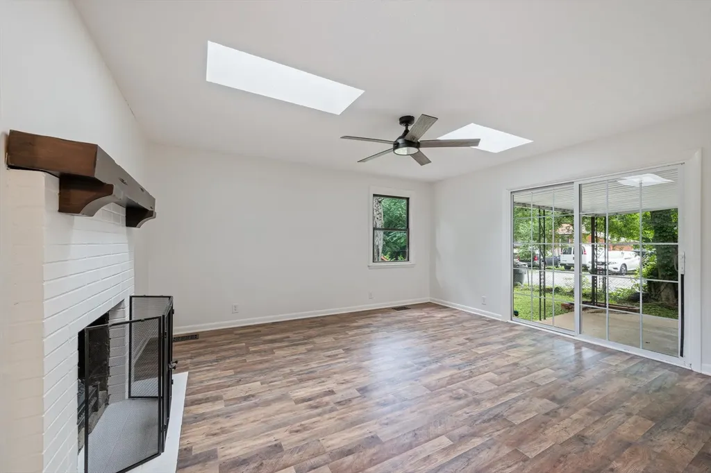 4981 Edmondson Pike Nashville TN 37211