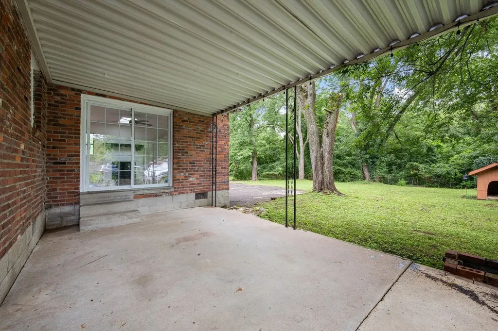 4981 Edmondson Pike Nashville TN 37211
