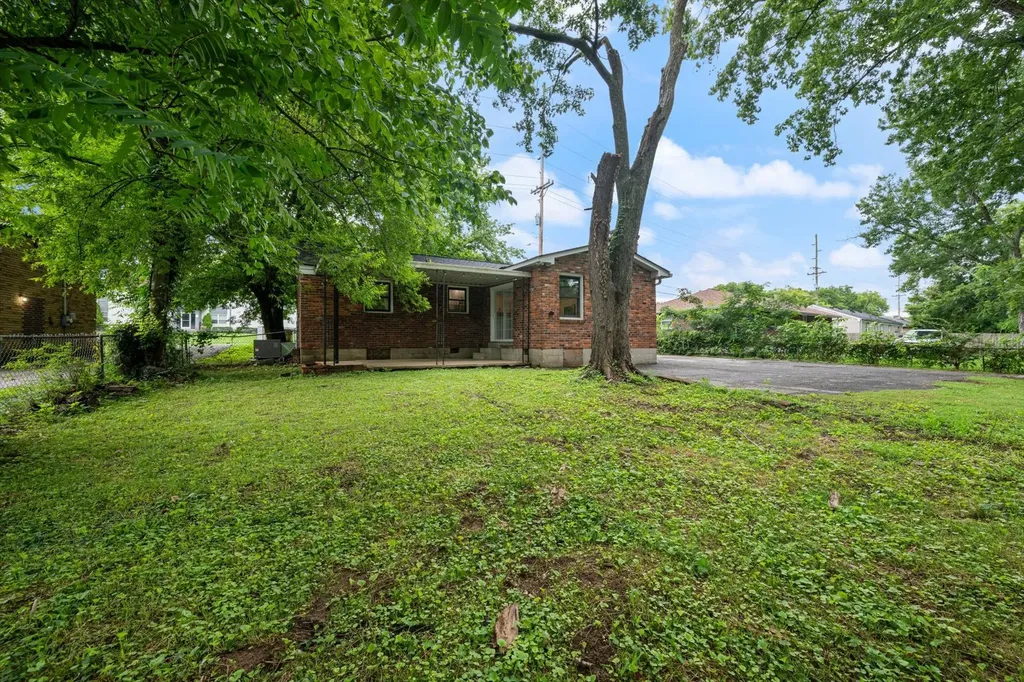 4981 Edmondson Pike Nashville TN 37211