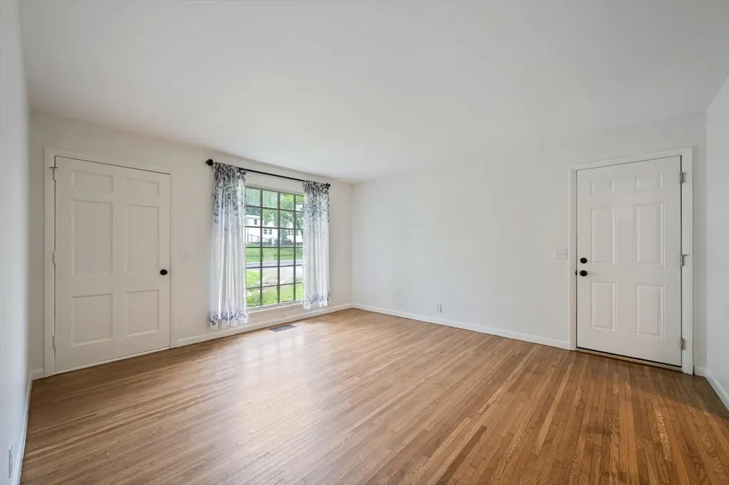 4981 Edmondson Pike Nashville TN 37211