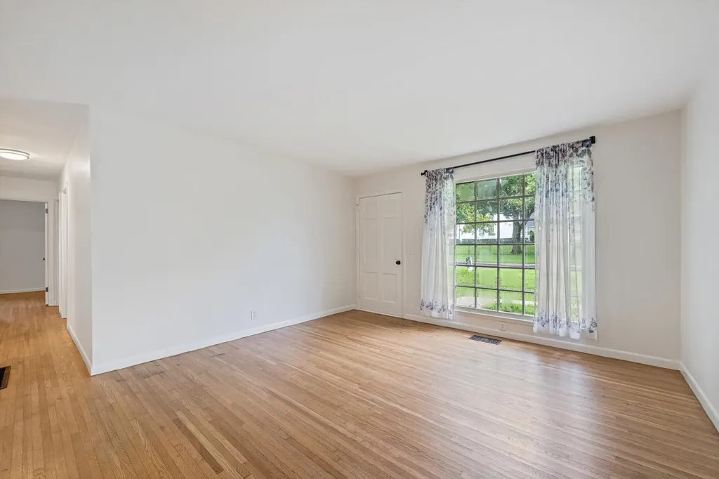 4981 Edmondson Pike Nashville TN 37211