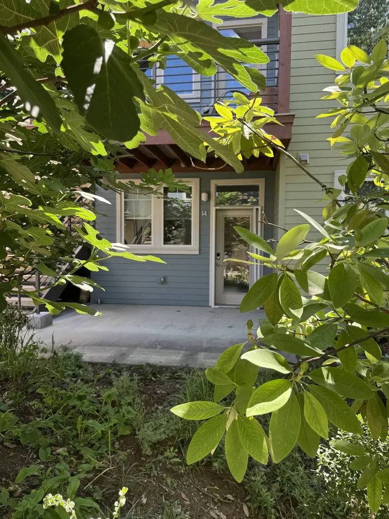 1325 5th Ave, N Nashville TN 37208