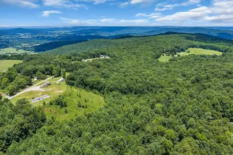 742 Captain Carter Road Spencer TN 38585