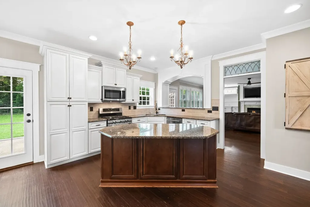 1387 Round Hill Lane Spring Hill TN 37174