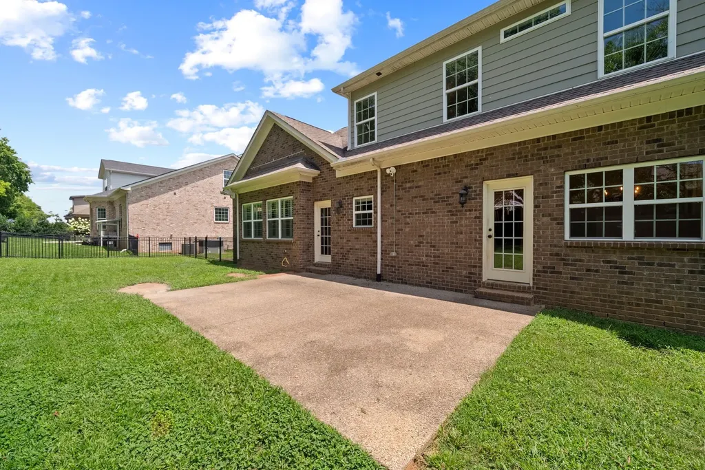1387 Round Hill Lane Spring Hill TN 37174