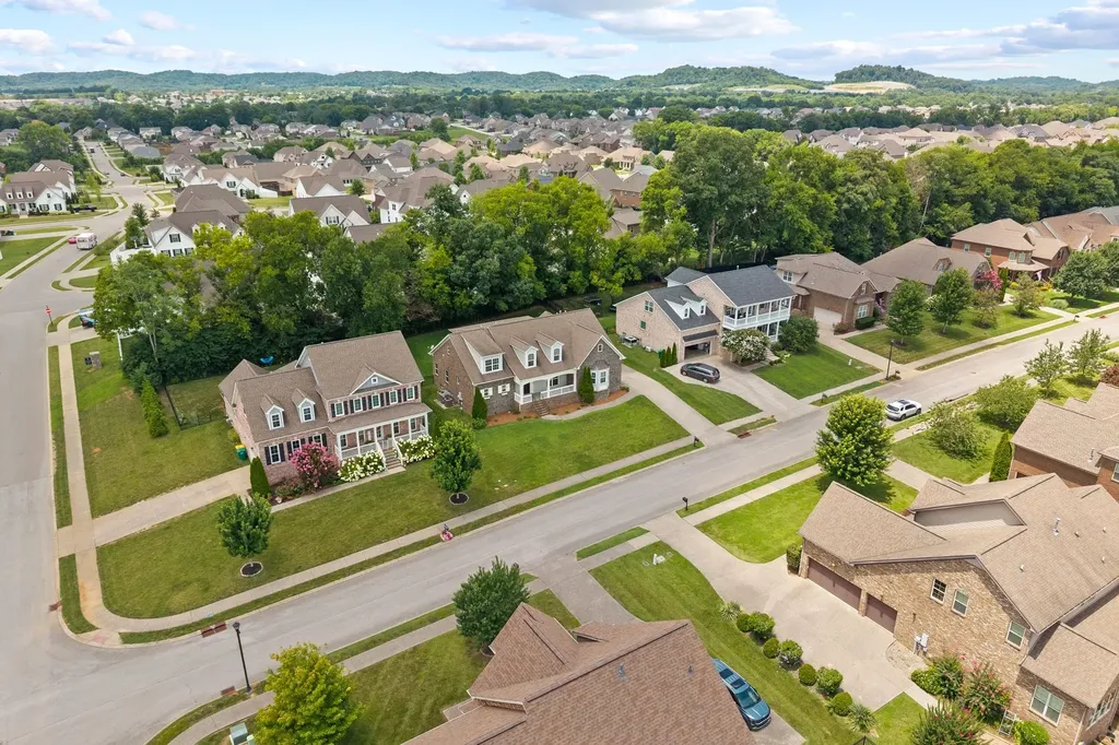 1387 Round Hill Lane Spring Hill TN 37174