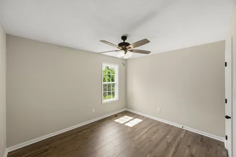 435 Old Huntingdon Lexington TN 38351