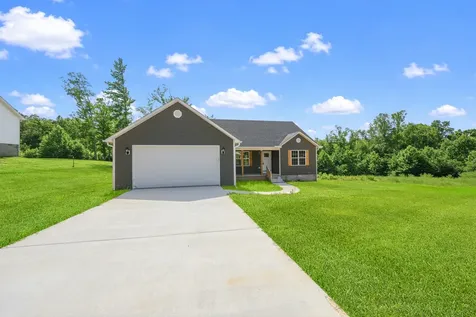 435 Old Huntingdon Lexington TN 38351